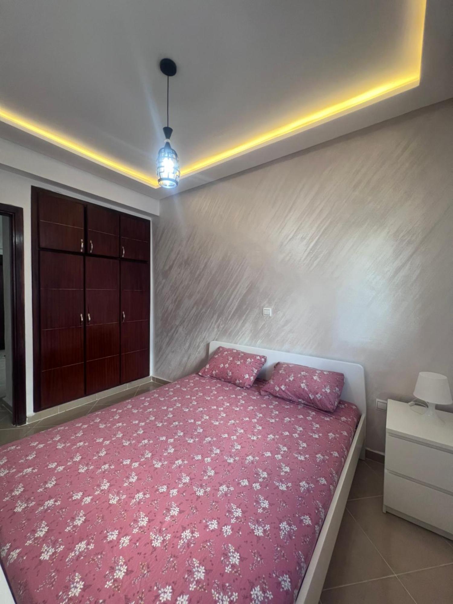Luxury Center Town Apartment Kénitra Exteriör bild